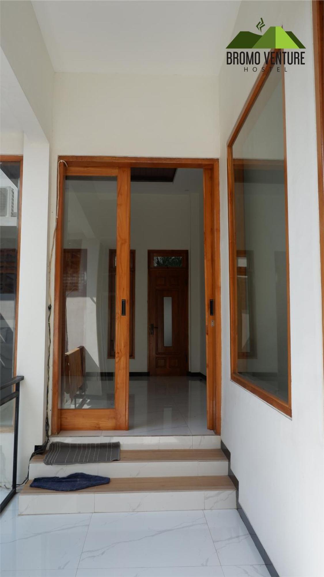 Bromo Venture Hostel Probolinggo Exterior photo