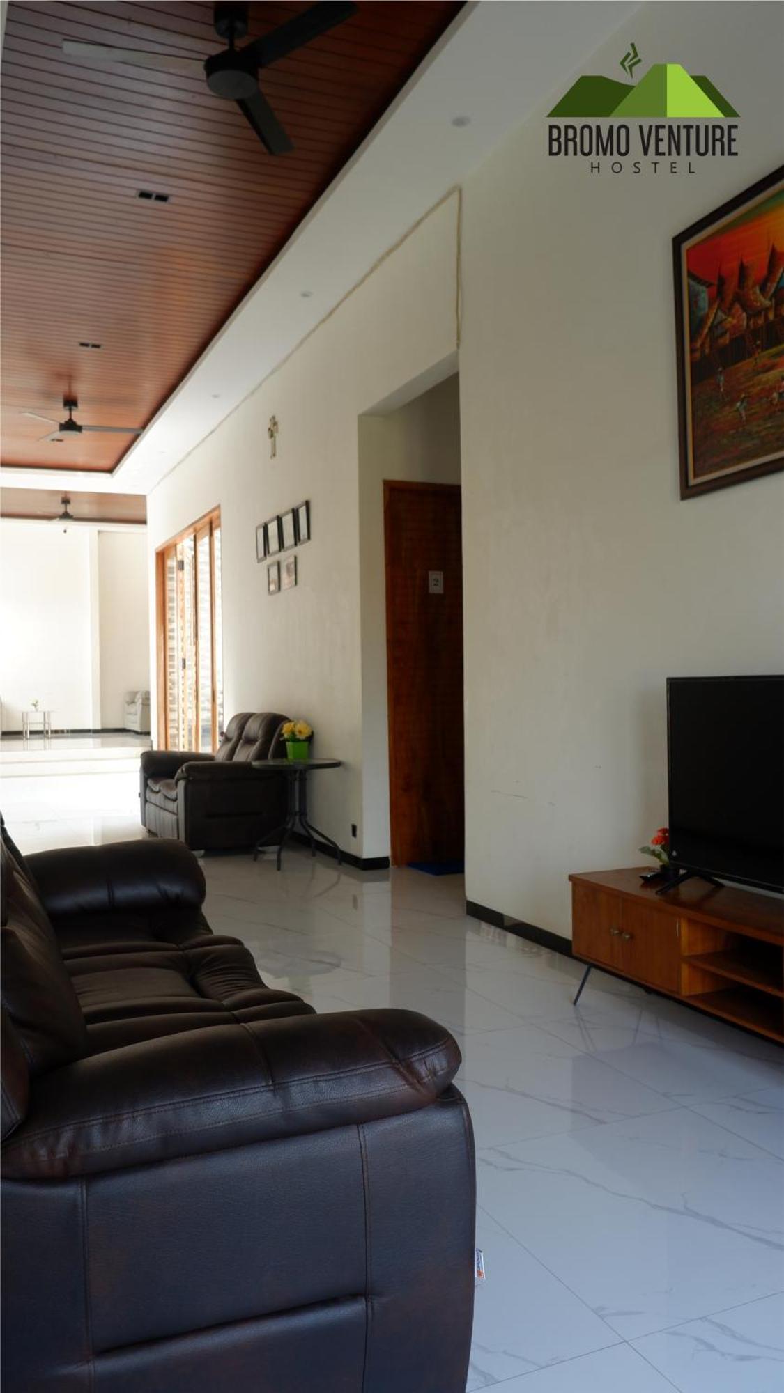 Bromo Venture Hostel Probolinggo Exterior photo