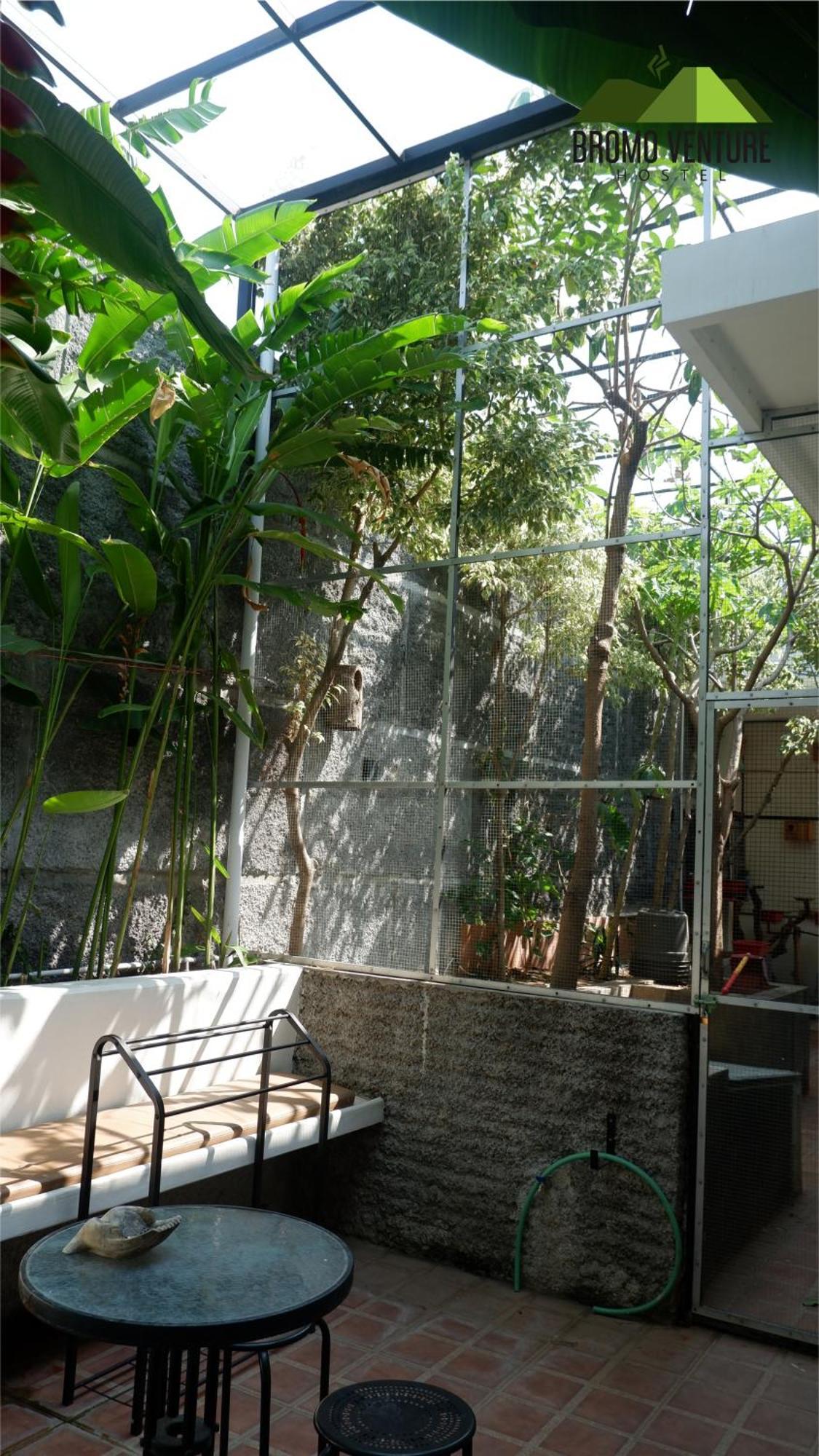 Bromo Venture Hostel Probolinggo Exterior photo