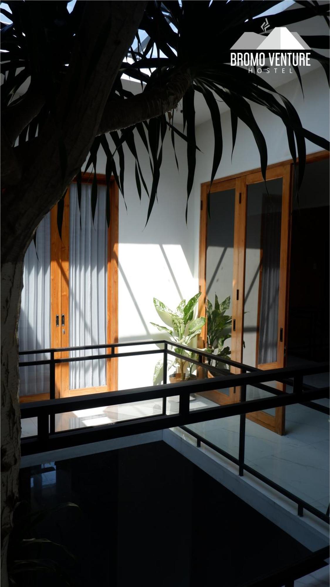 Bromo Venture Hostel Probolinggo Exterior photo