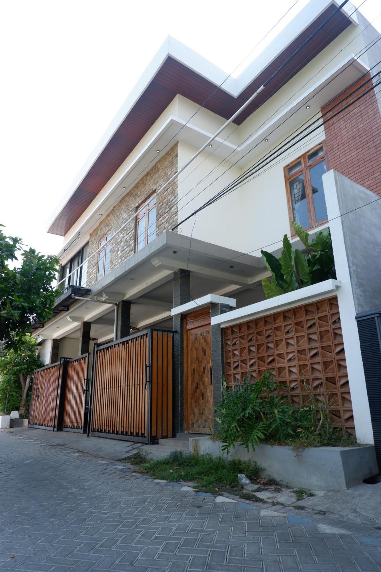 Bromo Venture Hostel Probolinggo Exterior photo