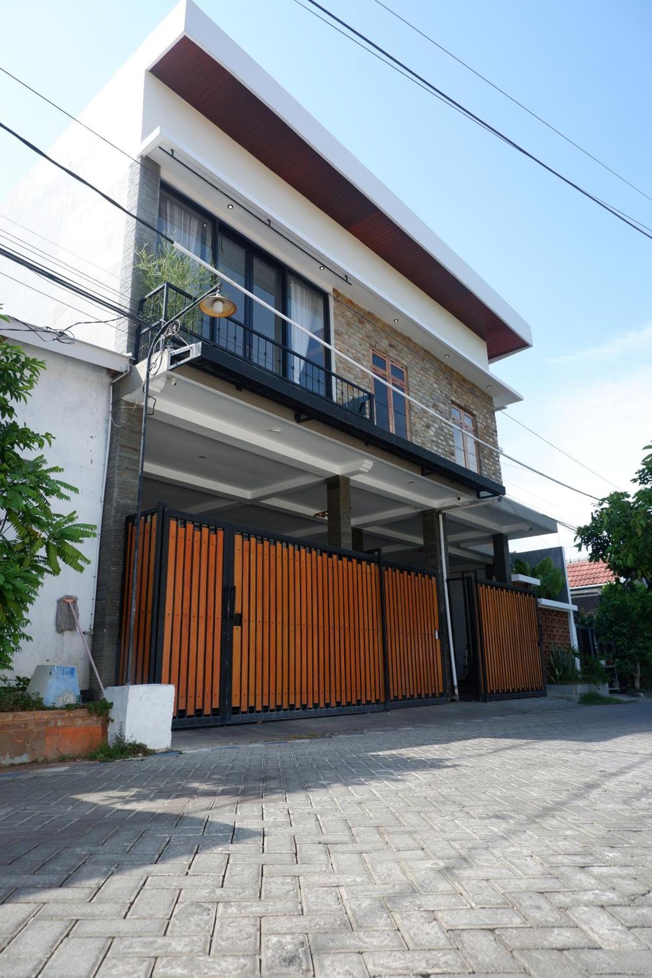 Bromo Venture Hostel Probolinggo Exterior photo